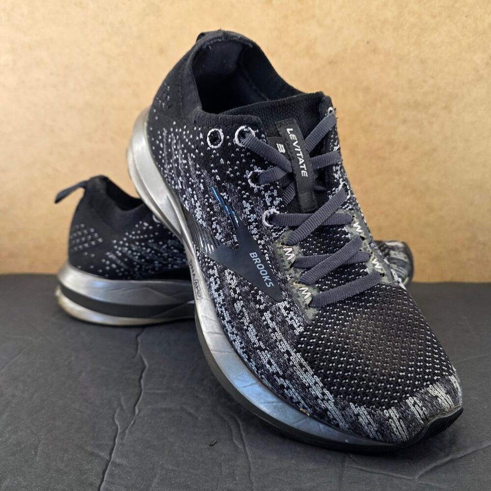 Brooks Women's Levitate 3 running shoes Size 7